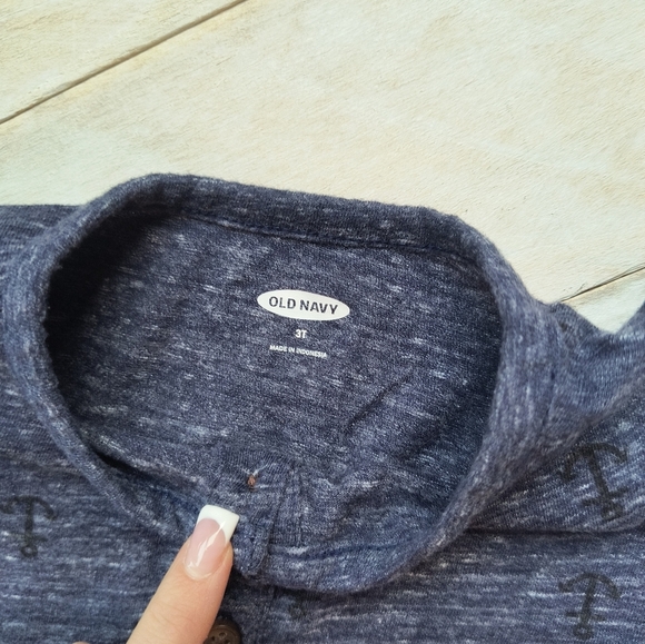 Old Navy Boys Nautical Short Sleeve Button Up Shirt With Anchor Pattern Blue 3T - Picture 3 of 4